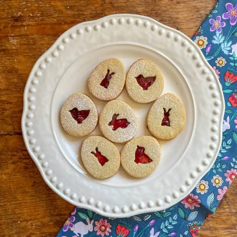Easter Jam Sandwich Biscuits