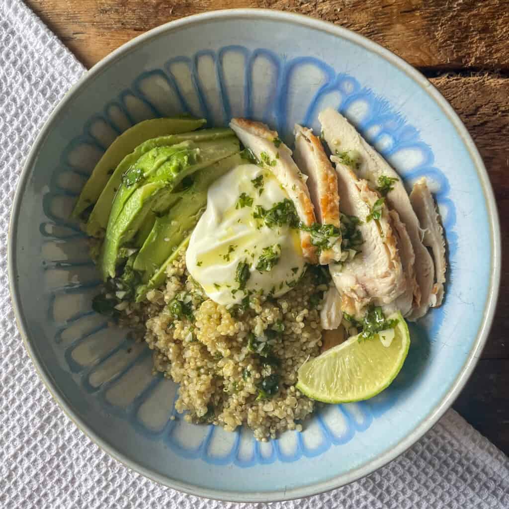 quick-and-easy-chicken-and-quinoa-salad-recipe-with-zingy-dressing