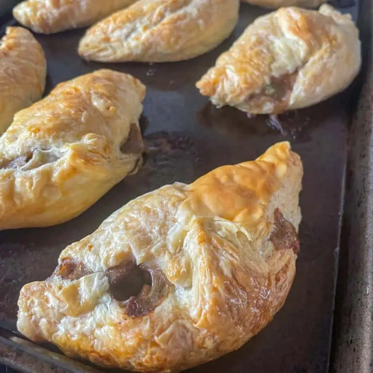 Mini beef tartlets Close up