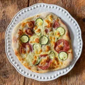 Salami and courgette white pizza With homemade dough