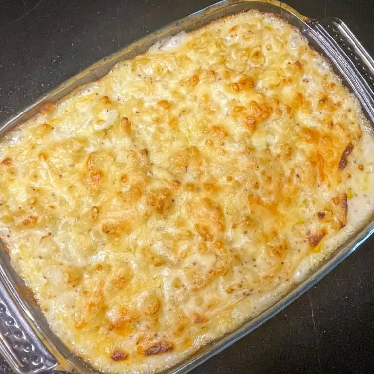 Cheesy topping on a classic Mac n cheese